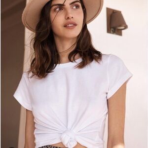 Abercrombie & Fitch Knotted Cree Tee in White